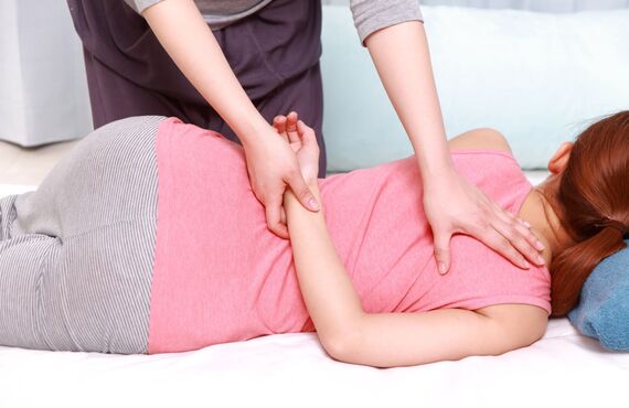 女性カウンセラーが姿勢矯正で悩みを克服へと導きます | Lab putti.は市川で整体を行い健康をサポート