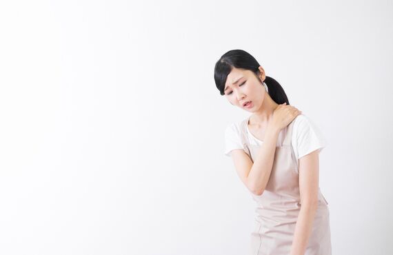 日常生活に支障があるほど痛む四十肩に姿勢矯正で対応 | Lab putti.は市川で整体を行い健康をサポート